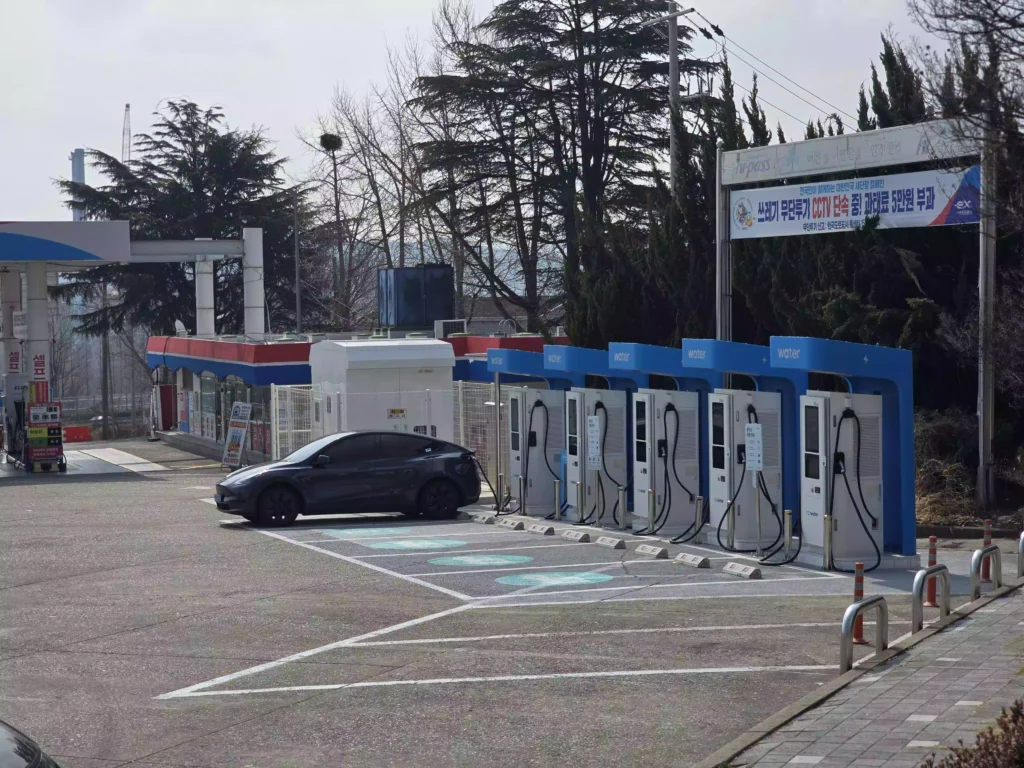 장유휴게소 워터 충전소 NACS 충전 테슬라 충전 Jangyu Rest Area Water Charging Station NACS Charging Tesla Charging