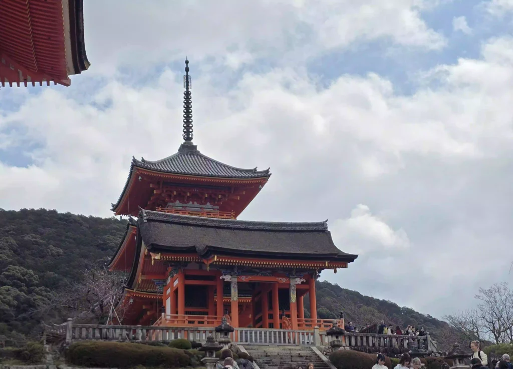 청수사(기요미즈데라) 입구 Kiyomizu-dera entrance