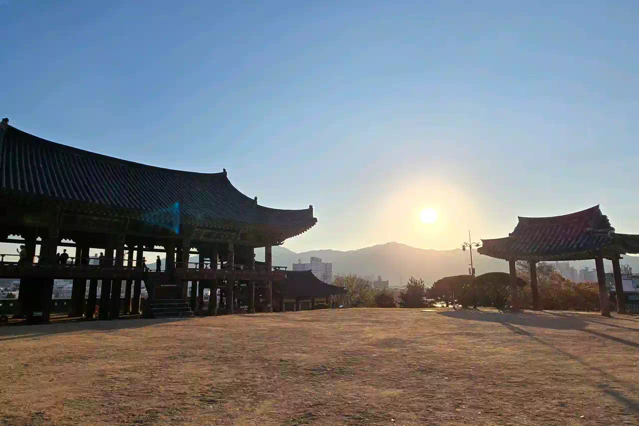 영남루 전경 Yungnamru
