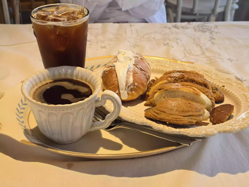 진해 자은동 카페 강트포의 커피 Coffee at gant de four Cafe in Jaeun-dong, Jinhae