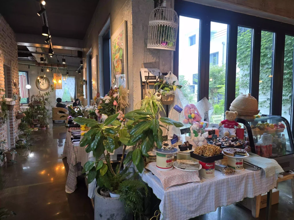 칠천도 카페 씨엘로19 내부 Chilcheondo Cafe Cielo 19 interior